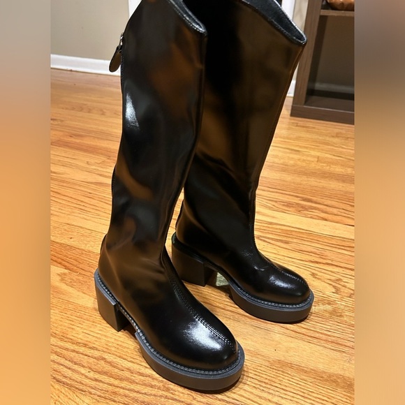 Black boots- brand new - Picture 1 of 4